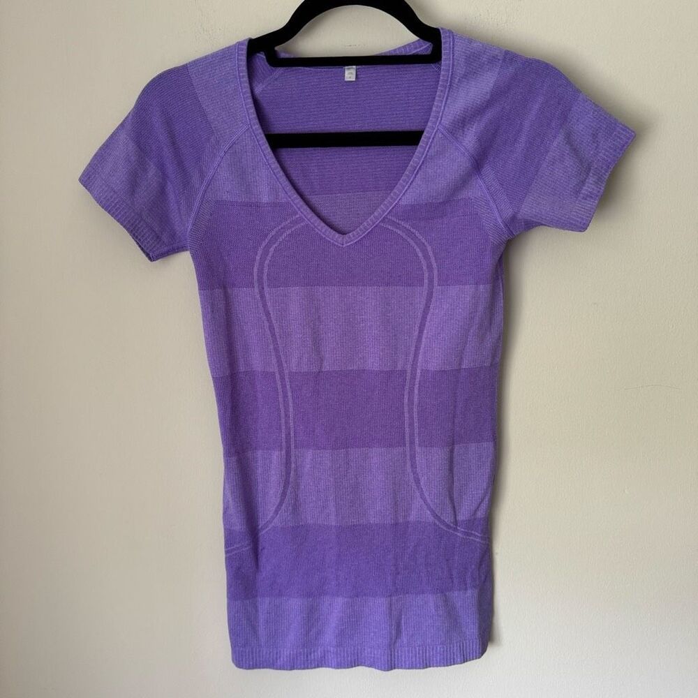 Lululemon Swiftly Tech V-Neck Short Sleeve Shirt Purple Athletic Top Size 4